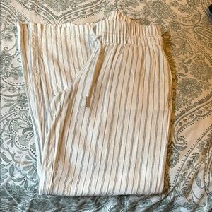 Suzy Shier Striped Linen blend Pants